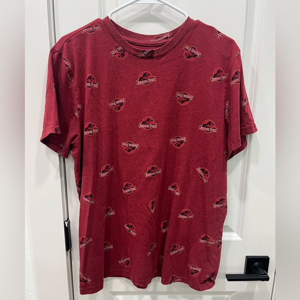 Jurassic world‎  t shirt size XL used